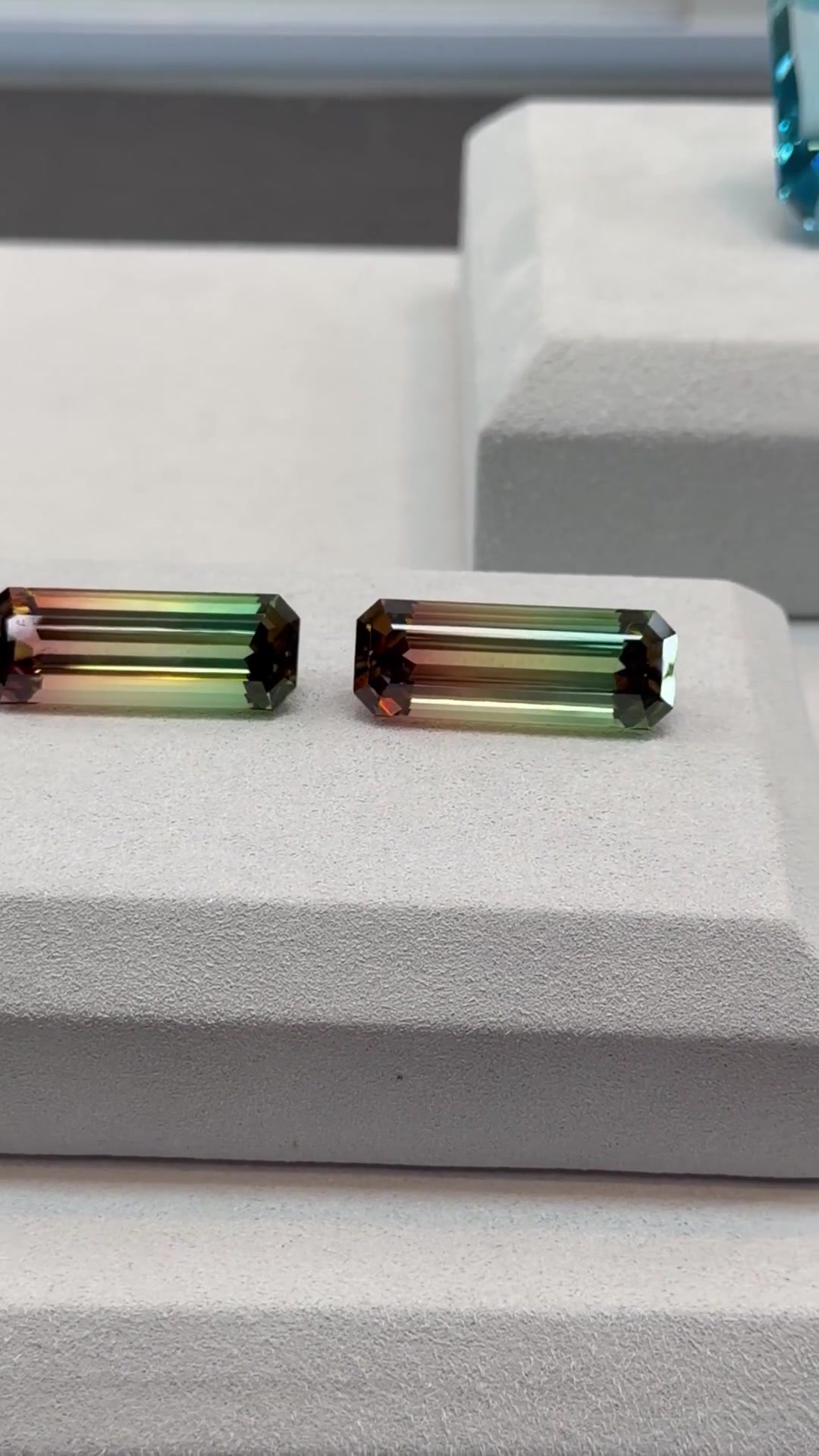 Gematchtes Paar bicolorer Turmaline im Emerald-Cut